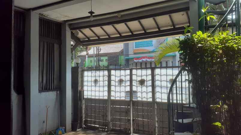 dijual rumah jalan subang raya