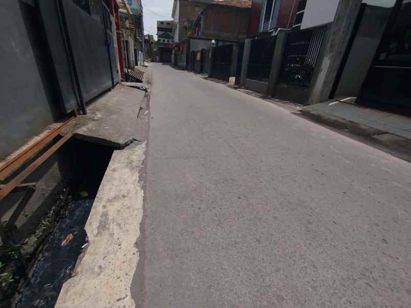 dijual rumah jalan sukabirus