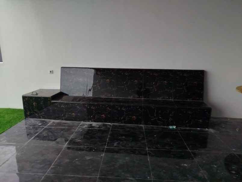 dijual rumah jalan sukabirus