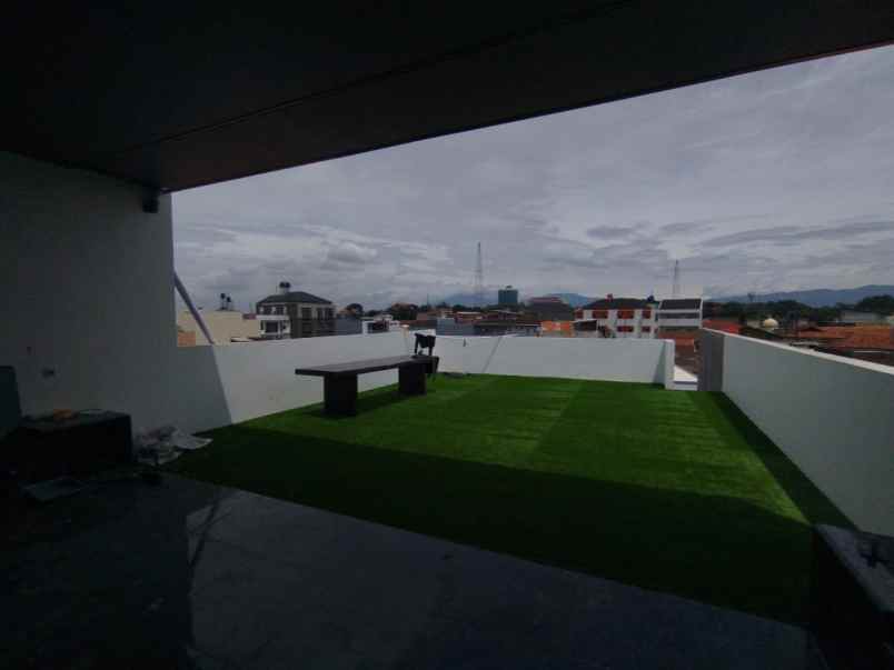 dijual rumah jalan sukabirus