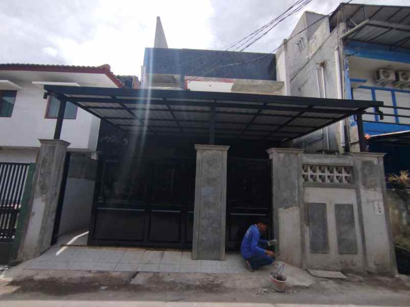 dijual rumah jalan sukabirus