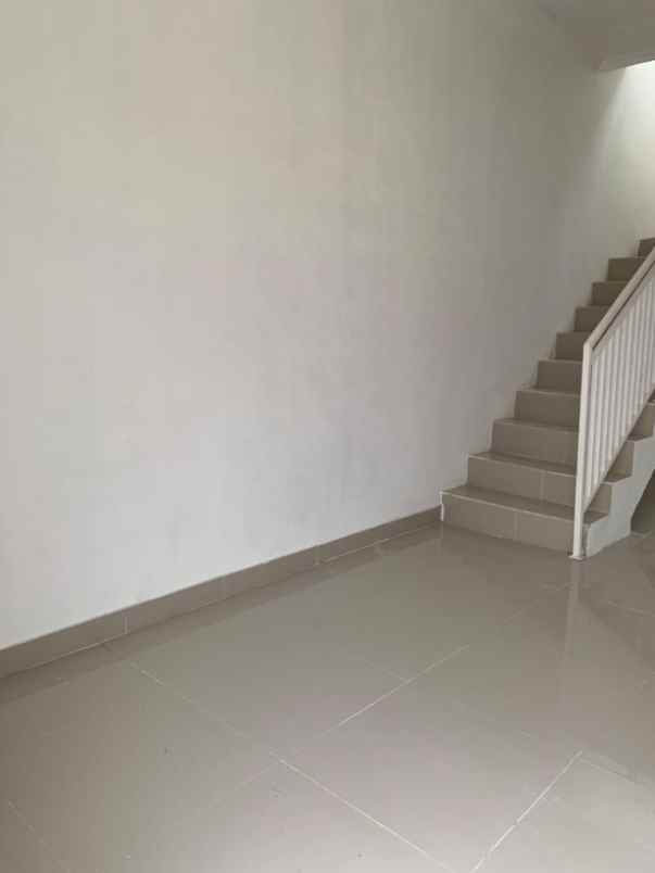 dijual rumah jalan sukahati pemda cibinong