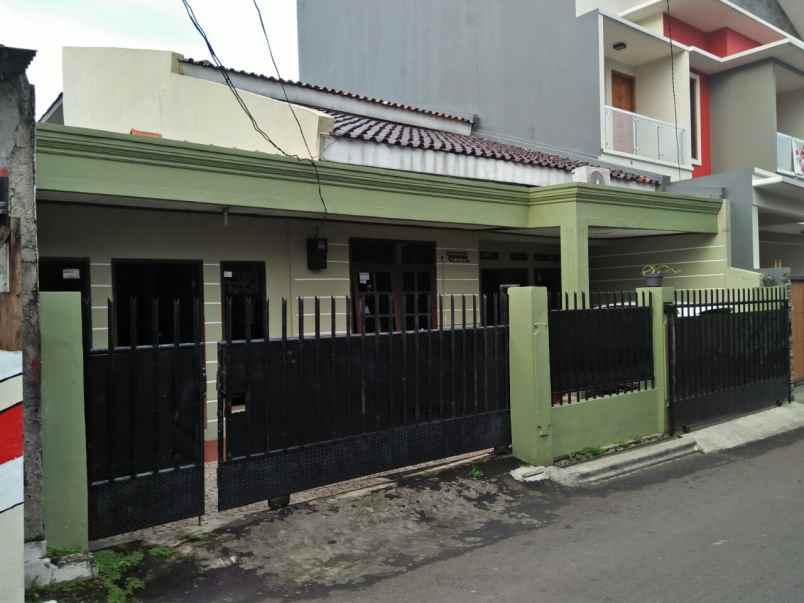 dijual rumah jalan swadharma utara vi