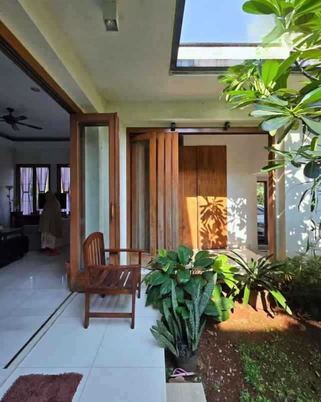dijual rumah jalan tanah kusir