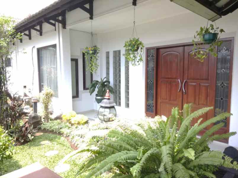 dijual rumah jatinegara