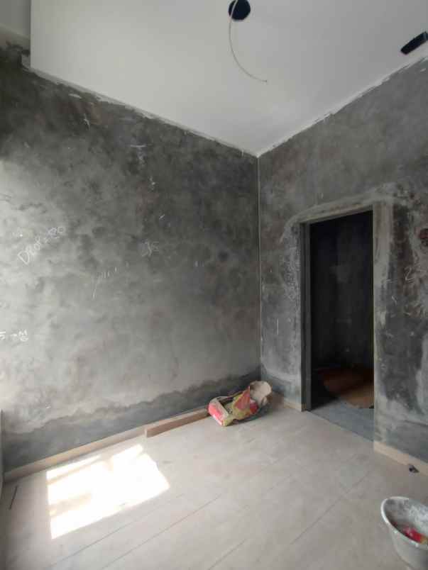 dijual rumah jatingaleh