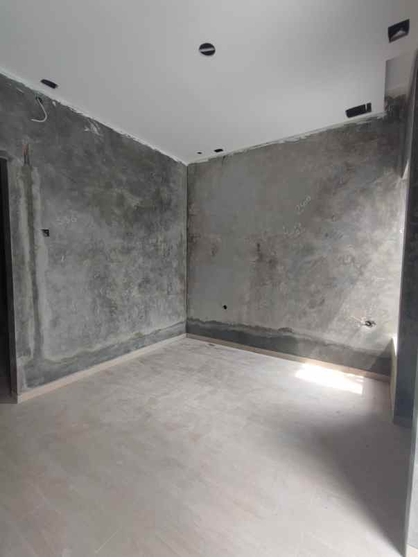 dijual rumah jatingaleh