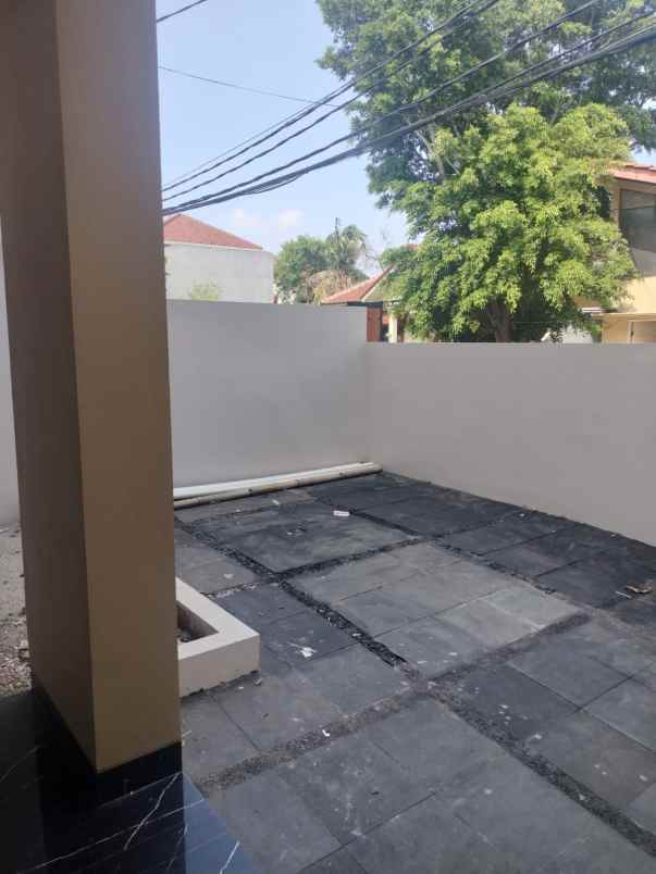 dijual rumah jatiwaringin asri