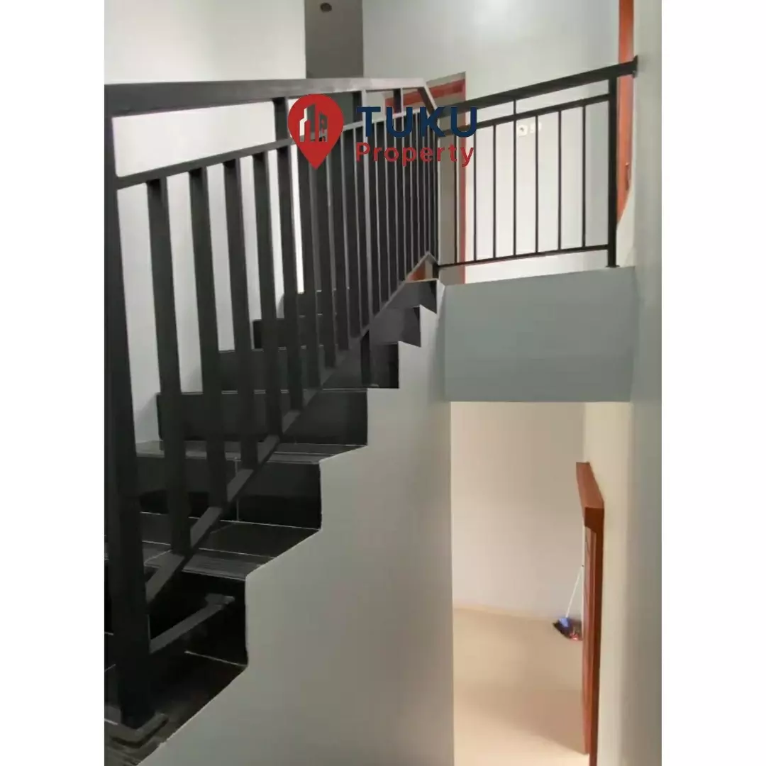 dijual rumah jepan area pancoran mas meruyung