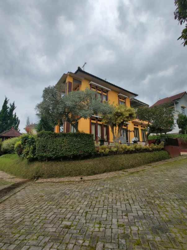 dijual rumah jl abdul gani atas