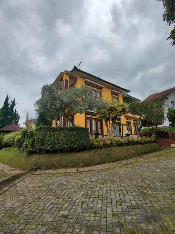 dijual rumah jl abdul gani atas