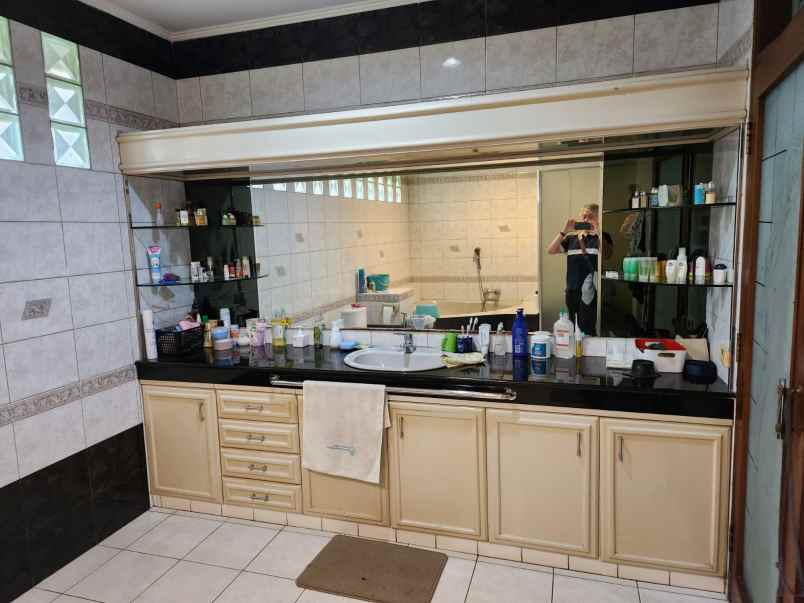 dijual rumah jl babakan jeruk pasteur