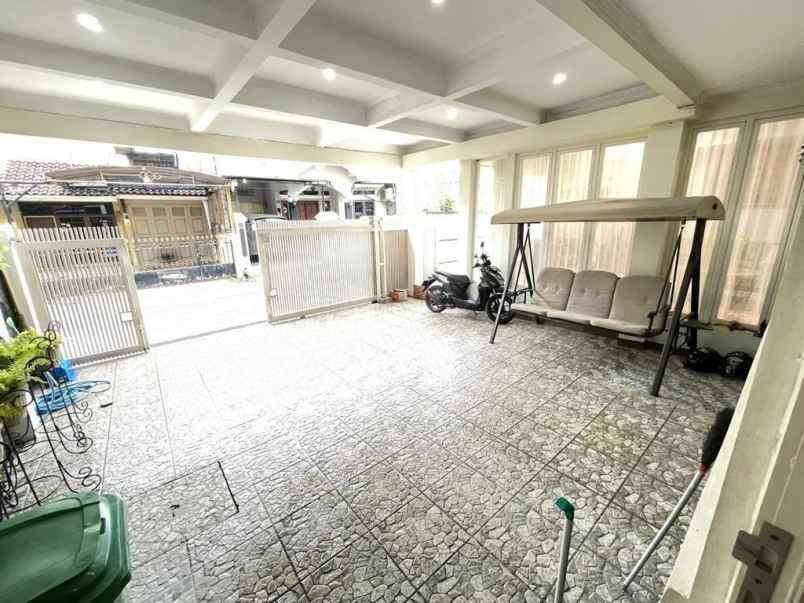 dijual rumah jl batu indah