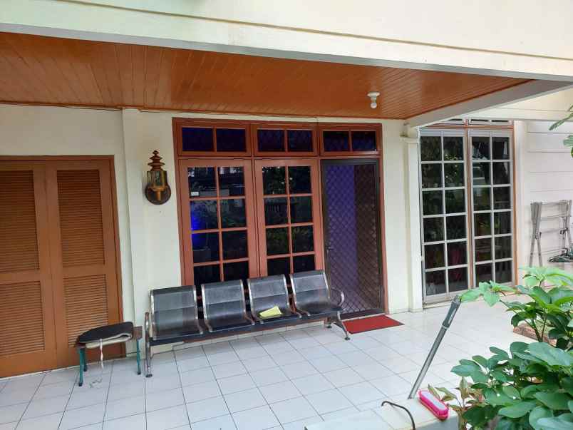 dijual rumah jl gading elok utara