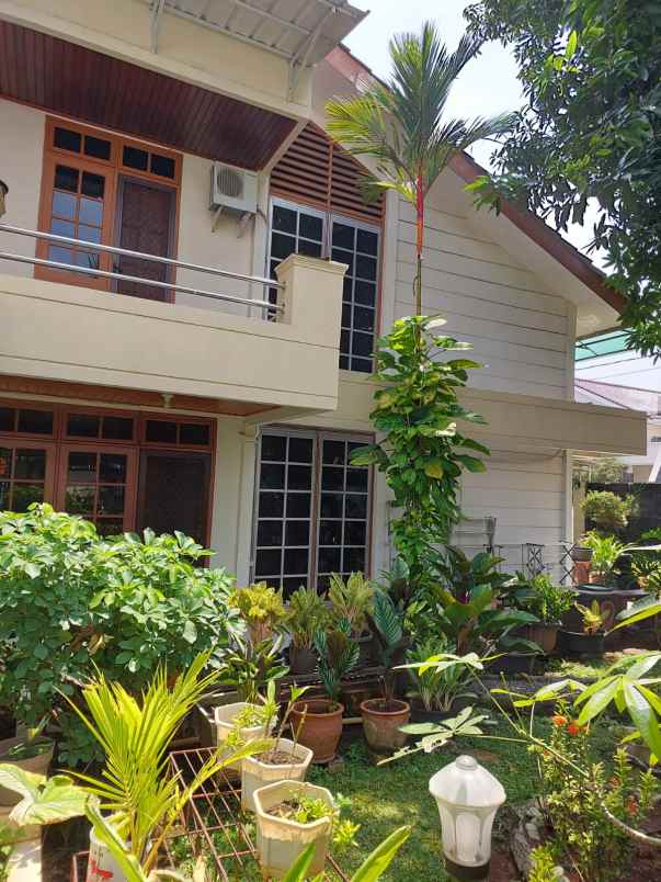 dijual rumah jl gading elok utara