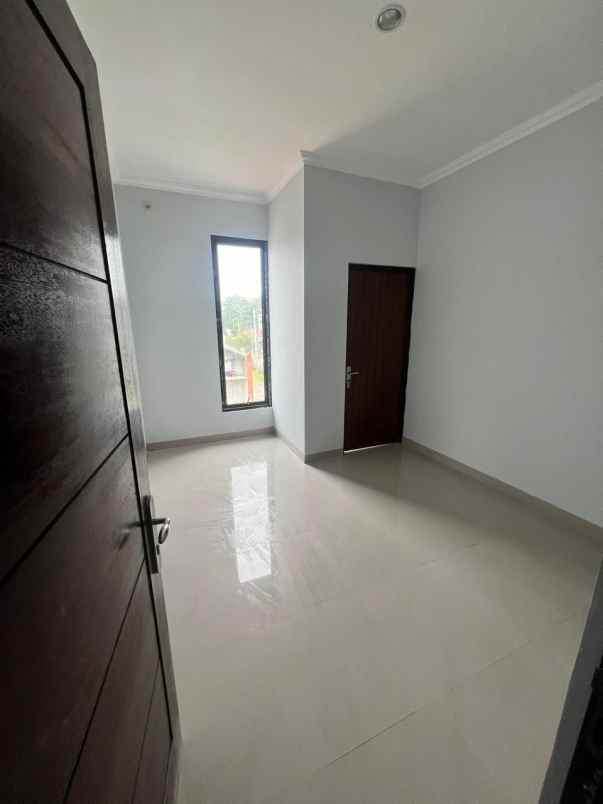 dijual rumah jl jatijajar 1