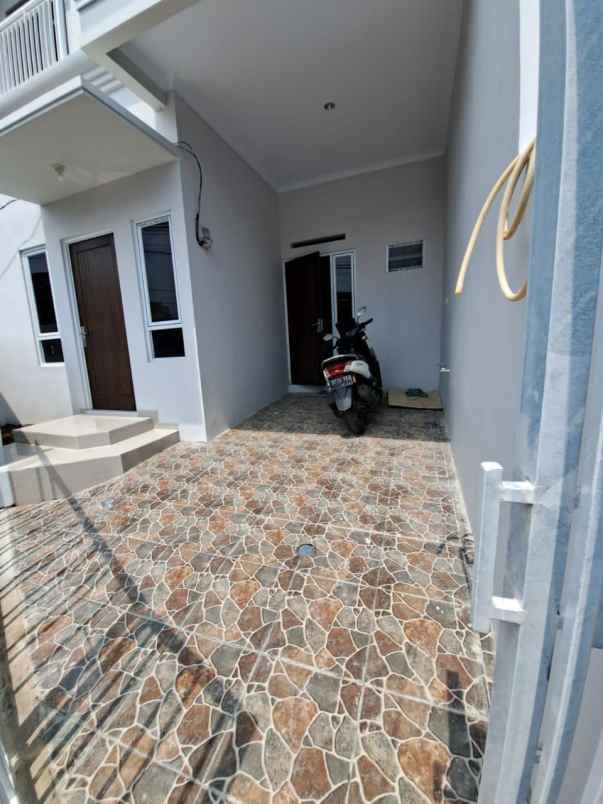 dijual rumah jl kalisari raya cijantung