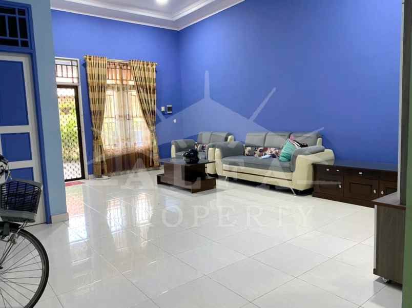 dijual rumah jl karya baru komp pondok