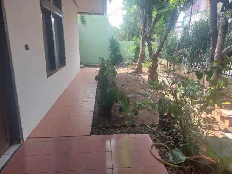 dijual rumah jl kelapa kuning billymoon