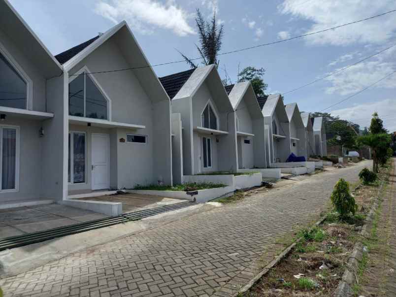 dijual rumah jl kepuh padalarang