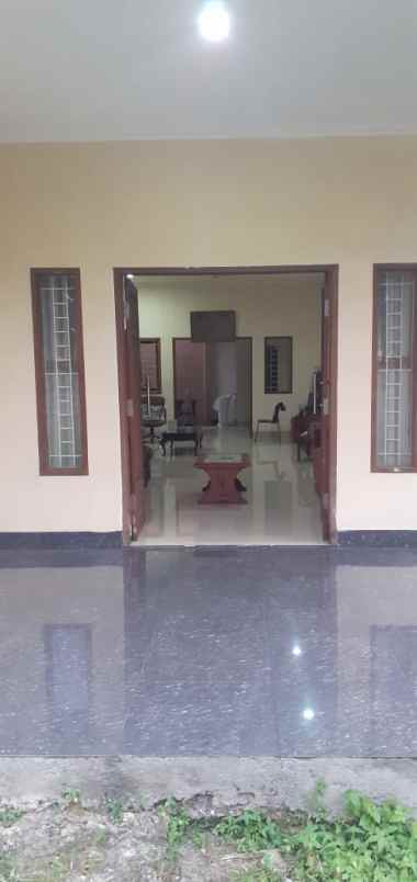 dijual rumah jl kirai no 6 cirendeu kel