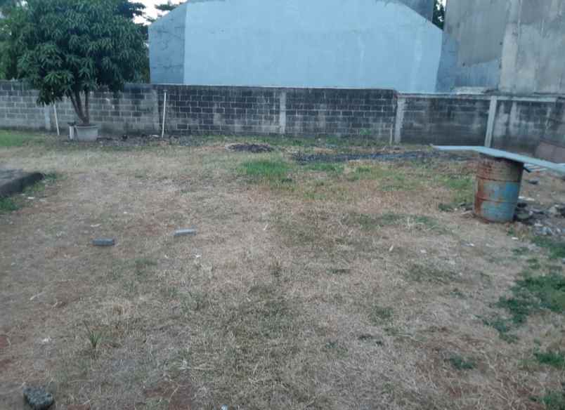 dijual rumah jl kirai no 6 cirendeu kel