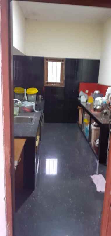 dijual rumah jl kirai no 6 cirendeu kel