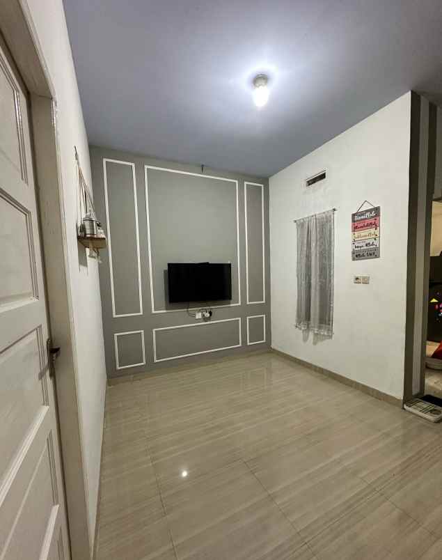 dijual rumah jl kuaran