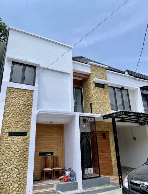 dijual rumah jl margonda raya kel