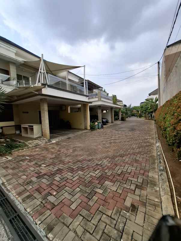 dijual rumah jl moh kahfi 1 no kav 73