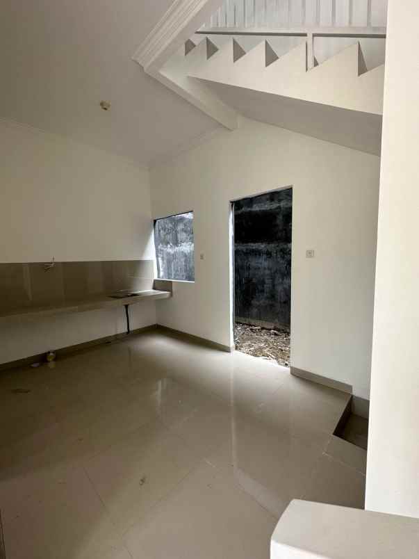 dijual rumah jl pamulang