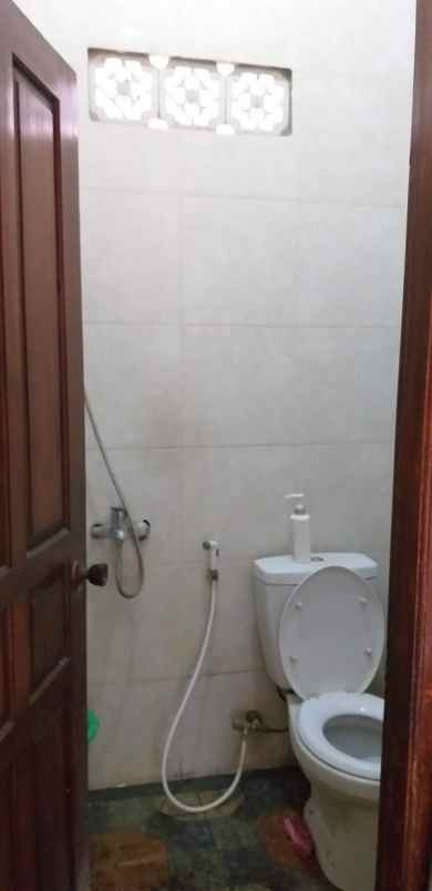 dijual rumah jl pandanaran gang mars