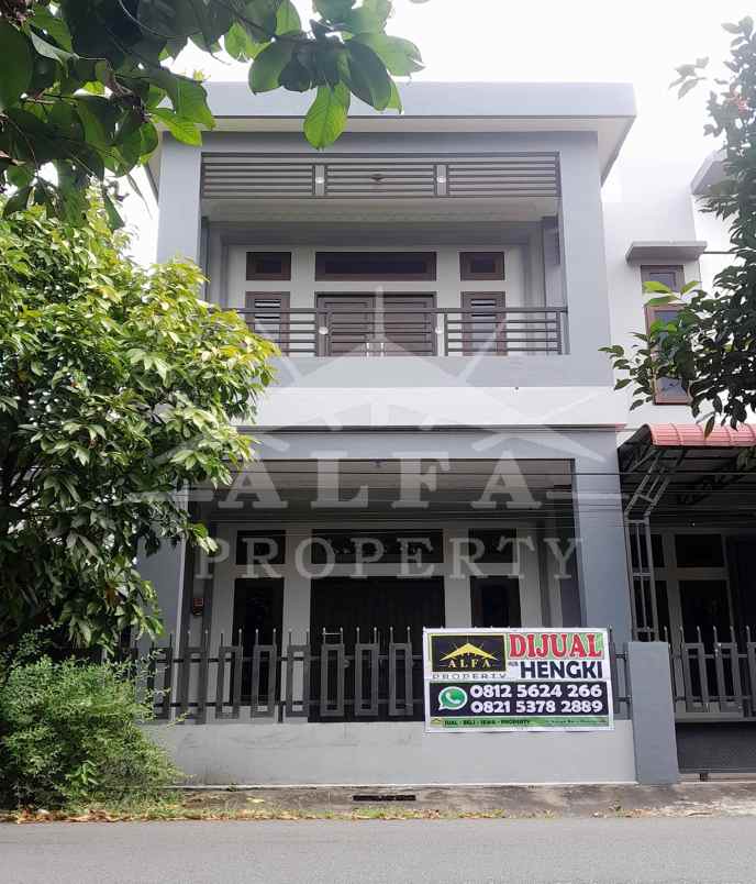 dijual rumah jl puri akcaya 3 parit