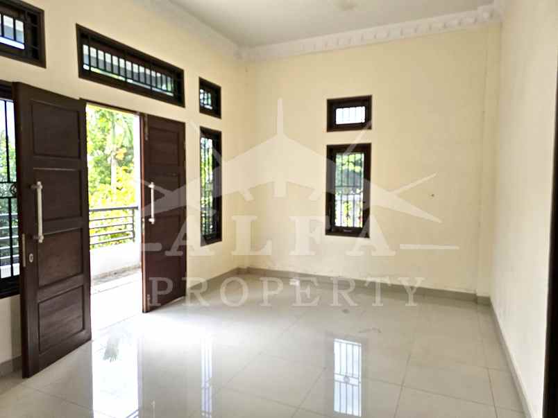 dijual rumah jl puri akcaya 3 parit