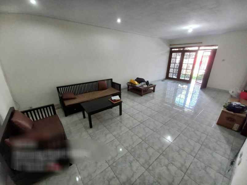 dijual rumah jl purwakarta