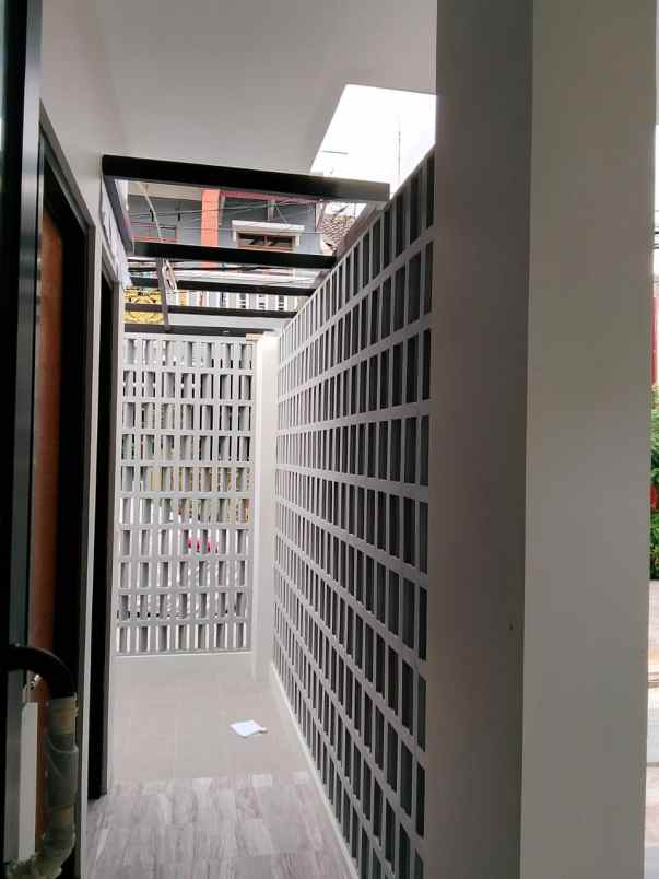 dijual rumah jl raden intan 2 duren