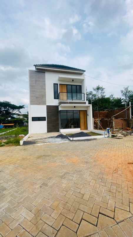 dijual rumah jl rajasa