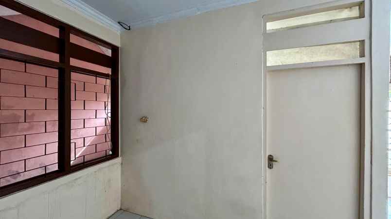 dijual rumah jl raya ciater