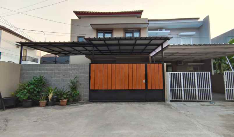 dijual rumah jl raya kodau