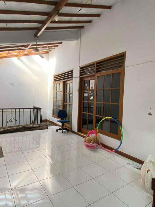 dijual rumah jl raya kodau