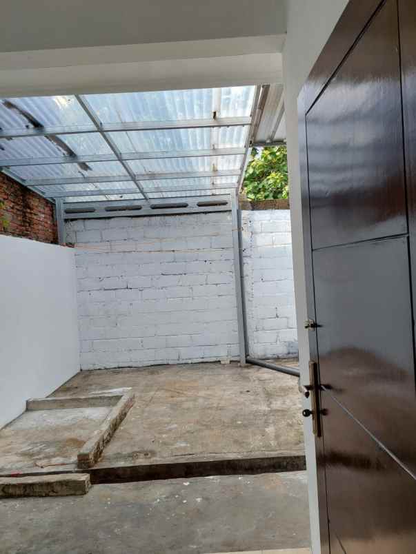 dijual rumah jl saptamarga