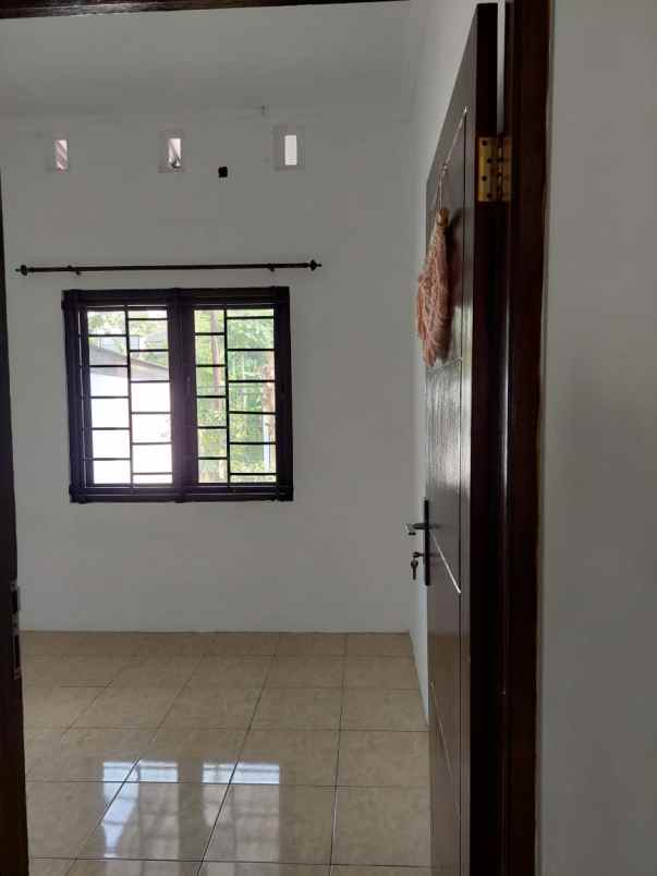 dijual rumah jl saptamarga