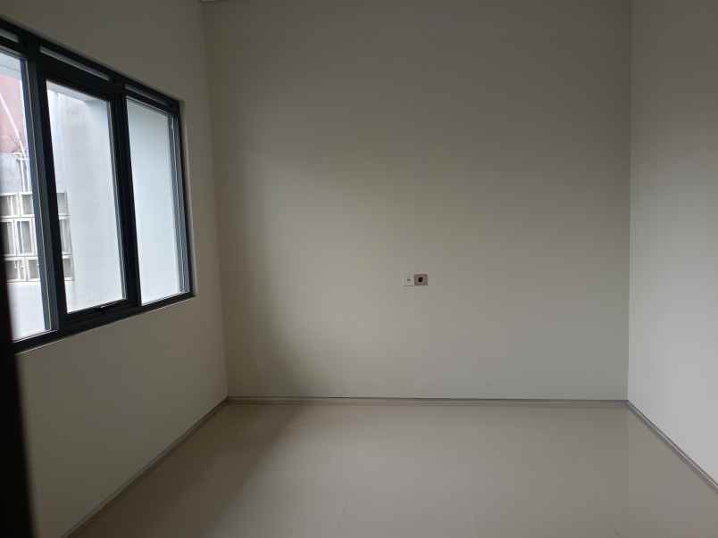 dijual rumah jl soekarno hatta aria graha