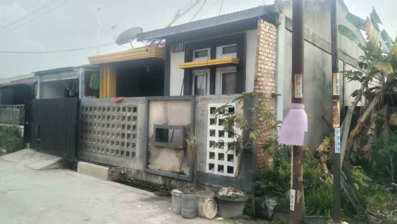 dijual rumah jl suka karya