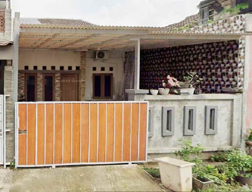 dijual rumah jl taman anyelir 3 kel