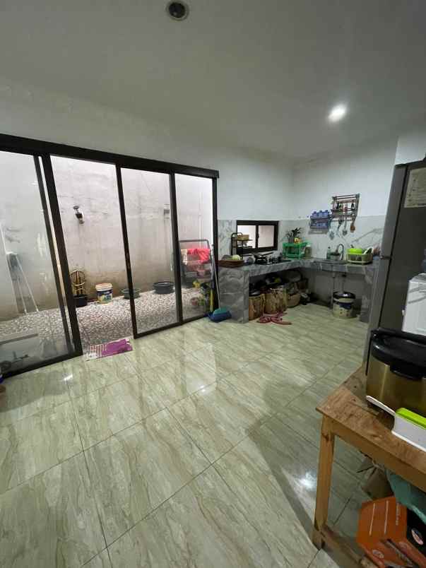 dijual rumah jl tanjung meruya selatan