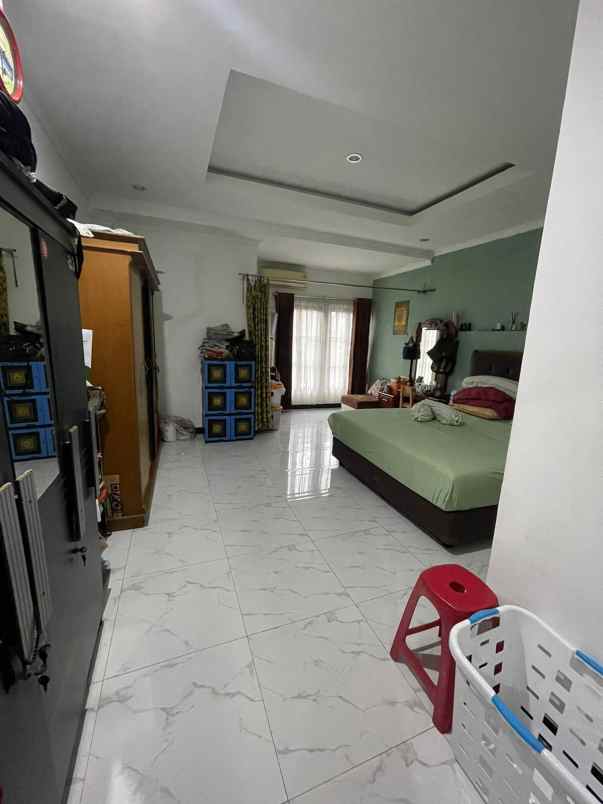 dijual rumah jl tanjung meruya selatan