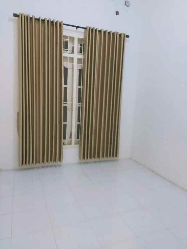 dijual rumah jln lebak asih rt 06 rw 04