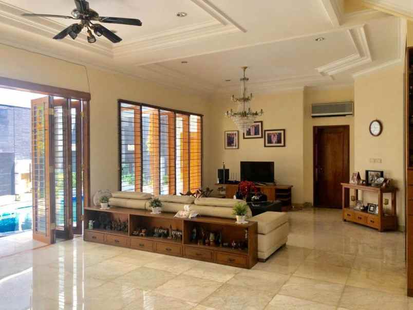 dijual rumah jln niaga hijau viii