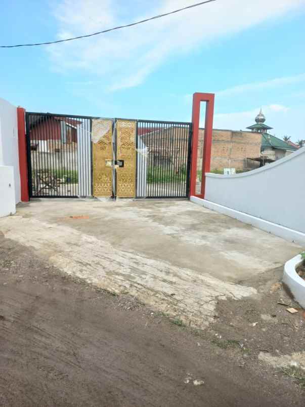 dijual rumah jln raya ampang kel ampang